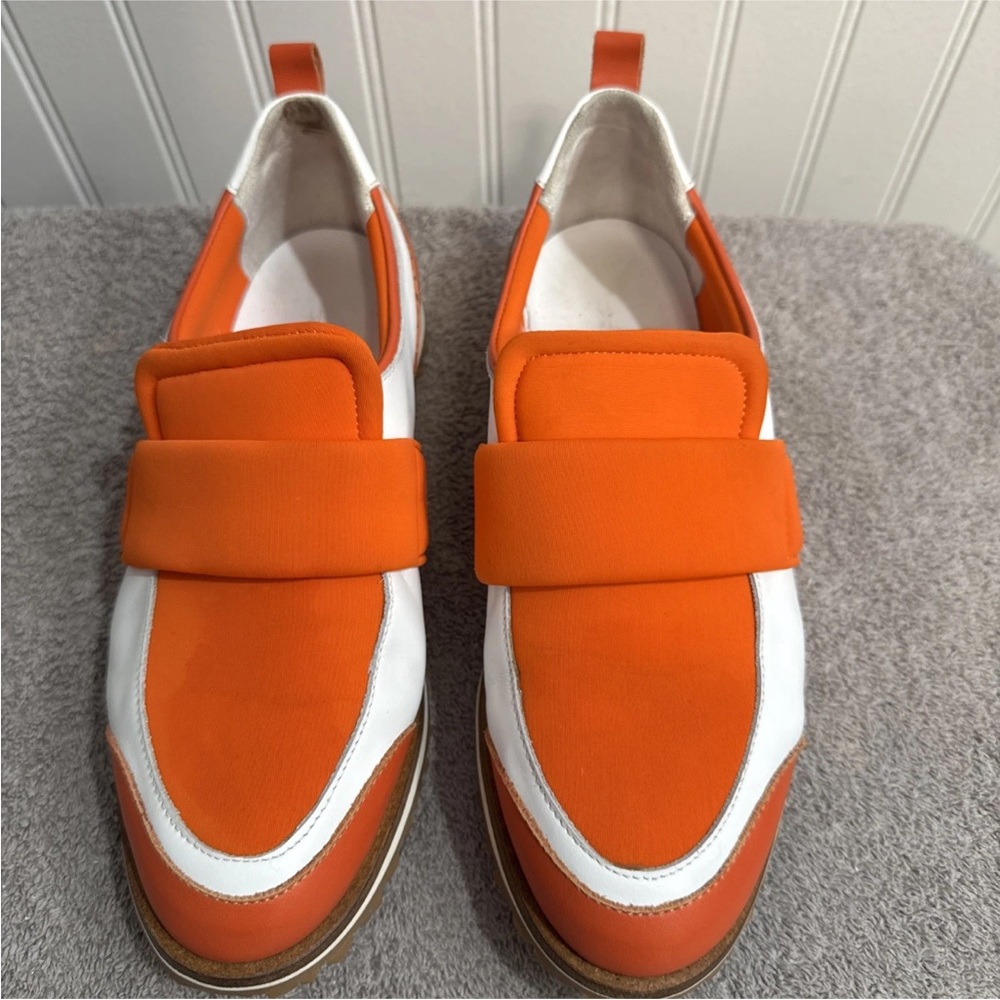 Walter Genuin Women’s Slip On Golf Shoes Orange & White Size 8.5